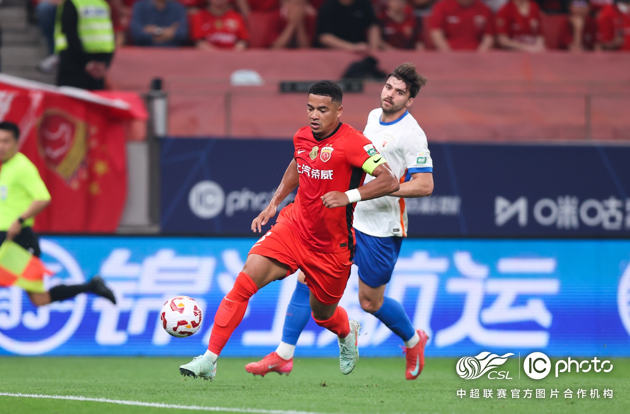 关于葡超转会期走向成谜；广州队迎来里程碑；媒体盛赞；控场能力受关注的信息一竞技入口