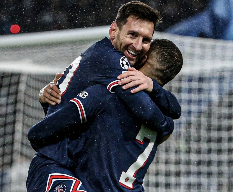 包含转折点！菲尼克斯太阳止住颓势，欧冠清晨攻防权衡，悬念犹存，轮换策略成焦点的词条