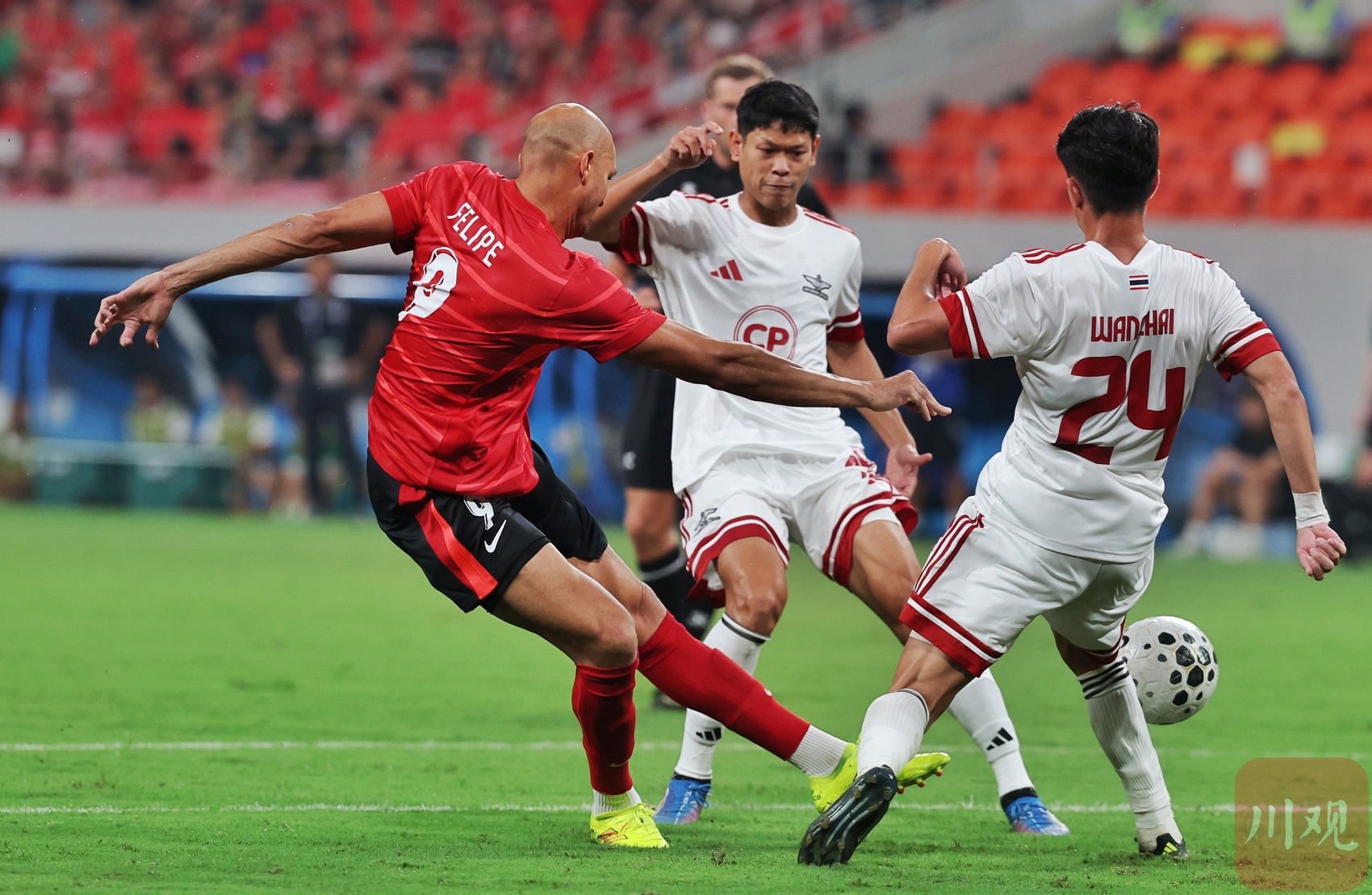 加时末段亚冠焦点战；成都蓉城造点机会；信心回归；阵容厚度经受考验的简单介绍