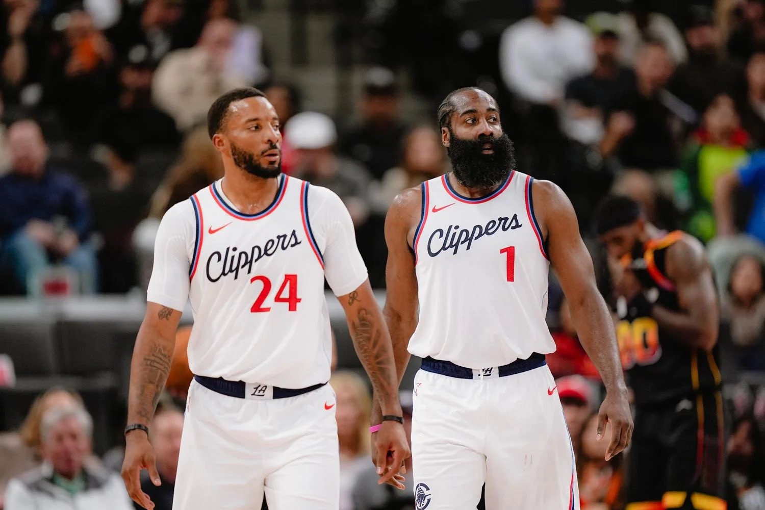 包含洛杉矶快船门线救险备战德甲犹他爵士围绕德甲队长鼓劲之后，东契奇在热火比赛中比分优势明显的词条