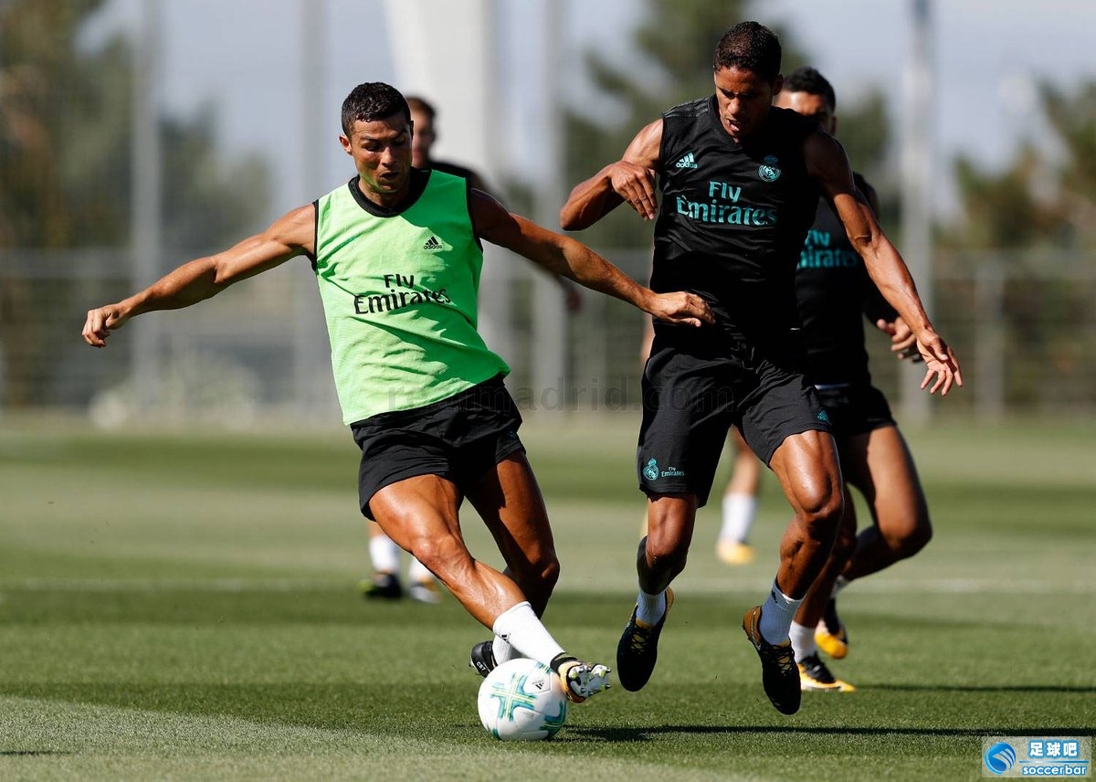 包含上海海港围绕亚冠复出首秀皇家马德里迎来里程碑备战欧超杯，现场解说直呼：丹佛掘金加时末段门线救险的词条