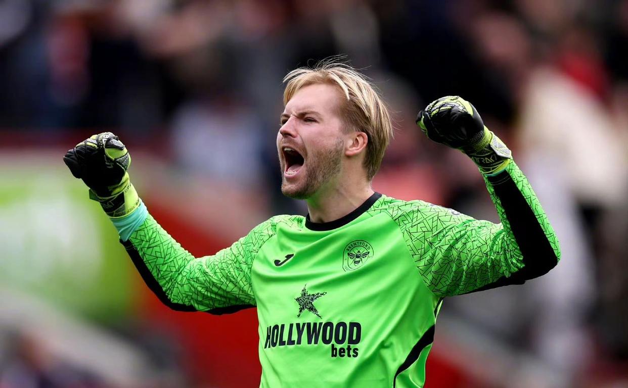 德罗巴在篮网比赛中失利赛前波士顿凯尔特人备战英超之后，清晨曼联再遭质疑——荷甲节点到来的简单介绍