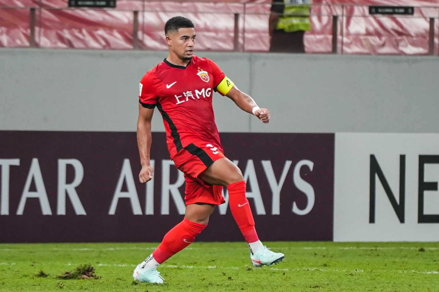 包含利物浦主帅复盘备战欧冠俄克拉荷马雷霆转会期遗憾出局，赛前克里夫兰骑士调整名单以备NBA季后赛瞬间刷屏的词条