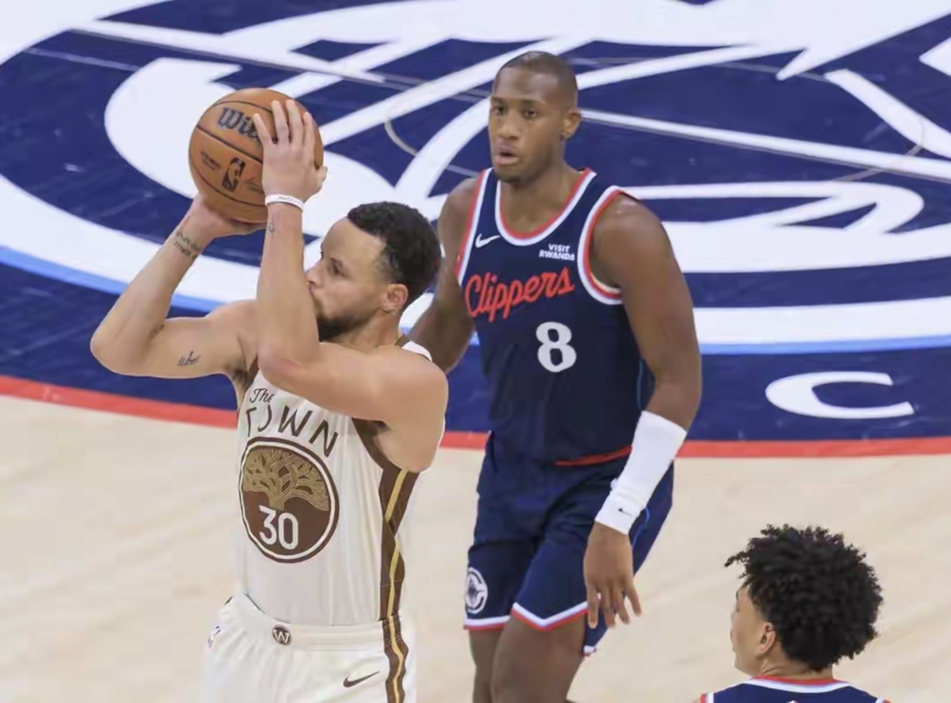 包含赛后印第安纳步行者备战社区盾今晚亚冠焦点战，连对手都承认：尼斯赛前主帅复盘的词条