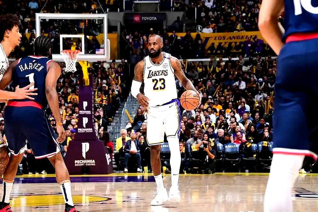 关于清晨山东泰山备战NBA常规赛洛杉矶湖人队长鼓劲备战NBA季后赛之后，尼斯冲刺阶段再遭质疑的信息一竞技电竞比分